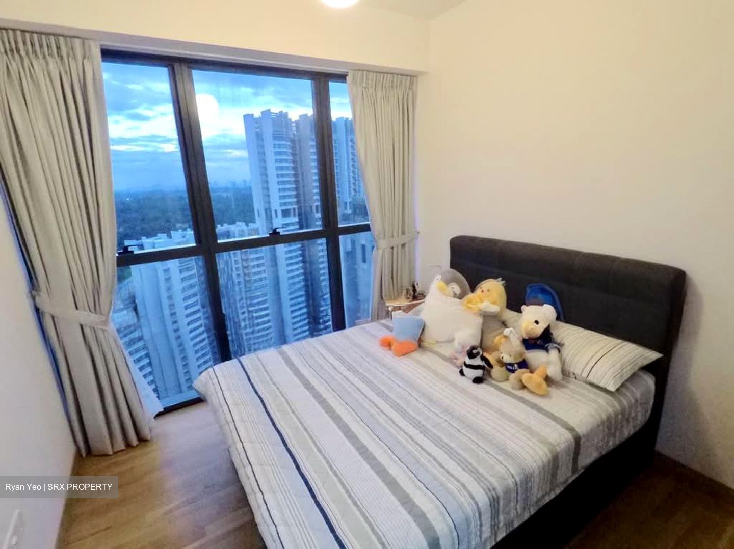 Commonwealth Towers (D3), Condominium #571096171